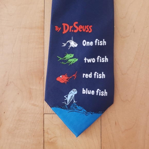 NWT vintage 2000 Dr. Seuss One Fish Two Fish Red Fish Blue Fish tie - Picture 2 of 4